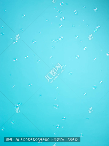 藍色背景與肥皂氣球