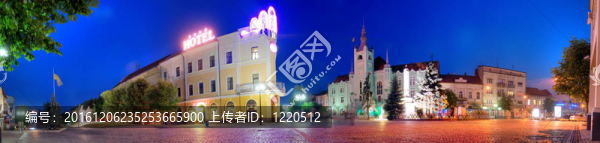 市政廳的Mukachevo夜景