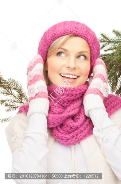 冬天戴帽子的漂亮女人