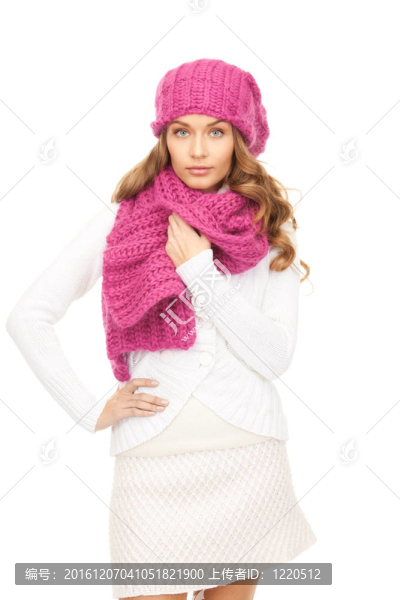 冬天戴帽子的漂亮女人