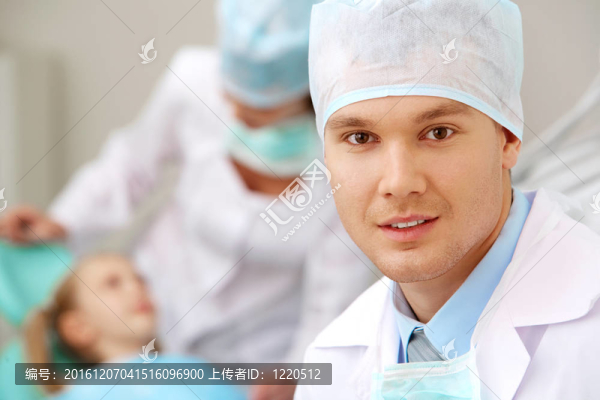男牙醫(yī)