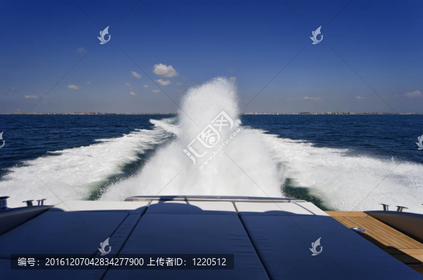 意大利；拉齊奧大區(qū)；雷尼亞海；從菲烏米奇諾/羅馬海岸；豪華游艇alfamarine,60全速