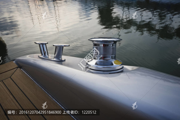 意大利；拉齊奧大區(qū)；菲烏米奇諾/羅馬；豪華游艇alfamarine,60；絞車