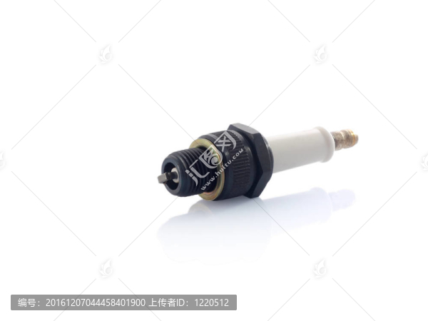 白色白色陶瓷和塑料火花塞，白色反光