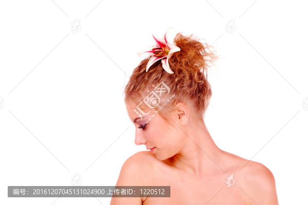 美女在SPA前的肖像
