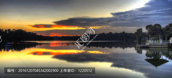 日落湖全景