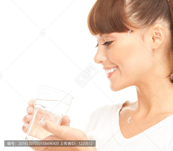帶著水的女人