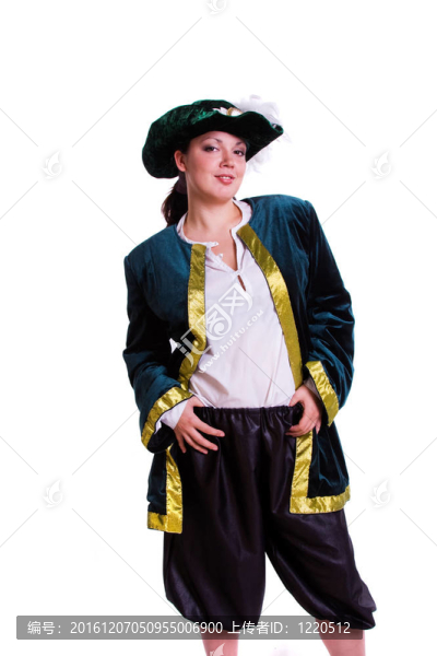 穿海盜服裝的女人。