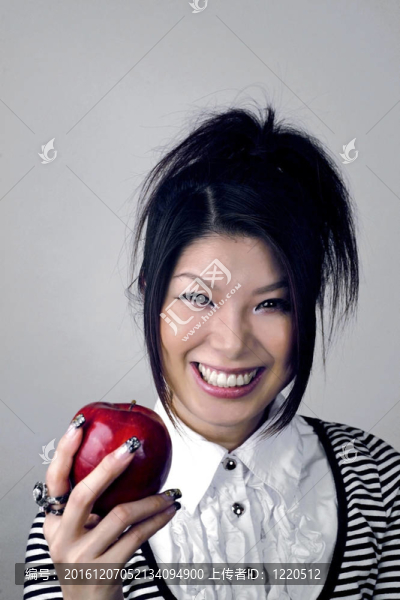 亞洲女人與蘋果