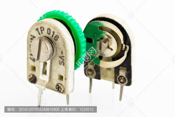 一個可變電阻微調(diào)的細(xì)節(jié)；
