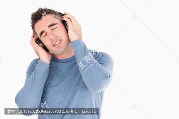 帥哥聽音樂