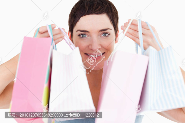 婦女與購物袋