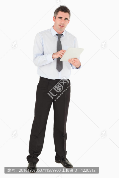 持平板電腦的商人