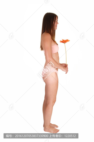 在比基尼與花姑娘。
