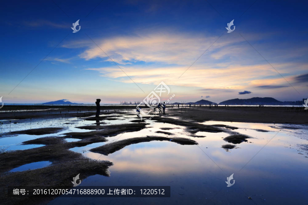 海灘和白泥的海上日落；香港