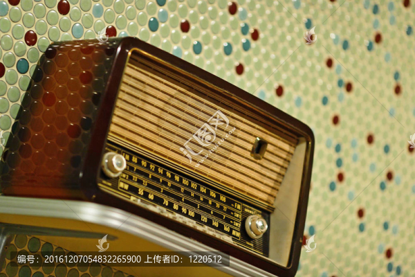 復(fù)古收音機(jī)