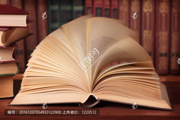 堆書