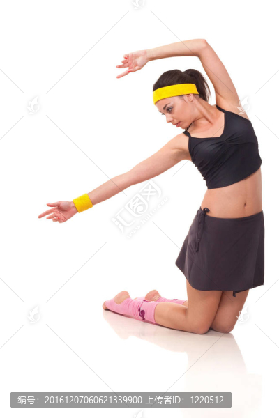 小女孩做運動