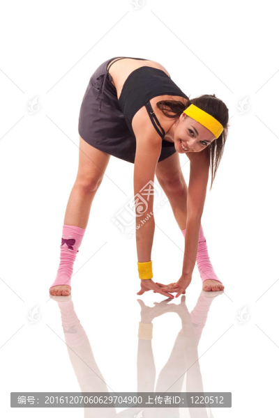 小女孩做運動