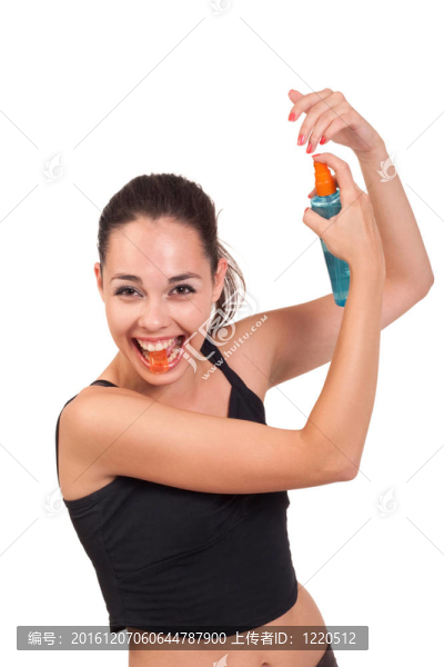 女孩用噴霧