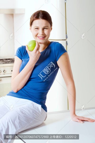 女人吃蘋果