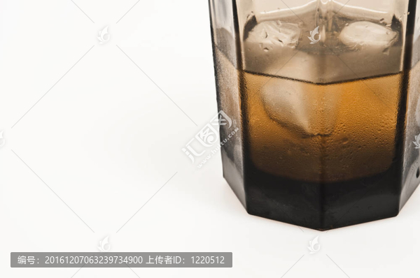 冰玻璃酒杯