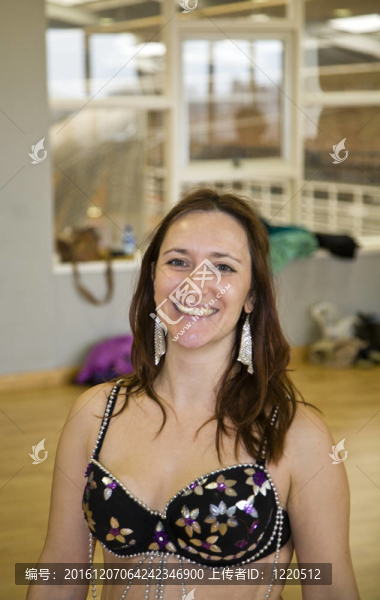 肚皮舞者的服裝