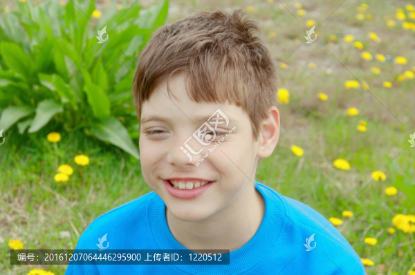 孩子和蒲公英