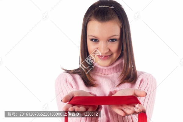 帶紅帶子的女人