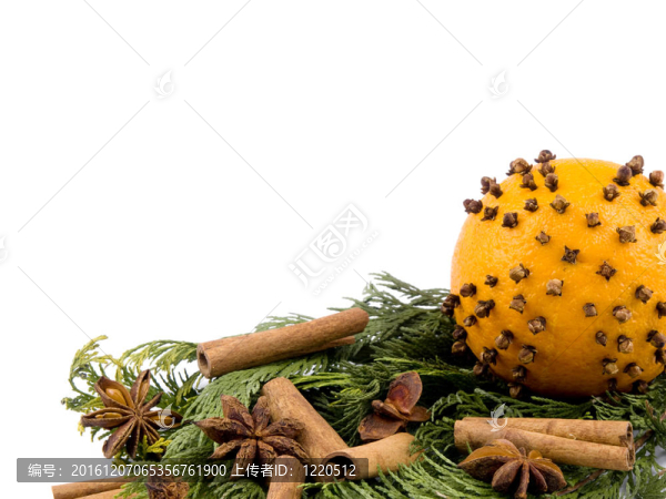 圣誕裝飾-橙色的香料和側(cè)柏枝條