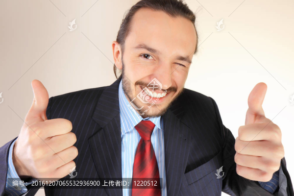 一位年輕成功的商界人士的畫像
