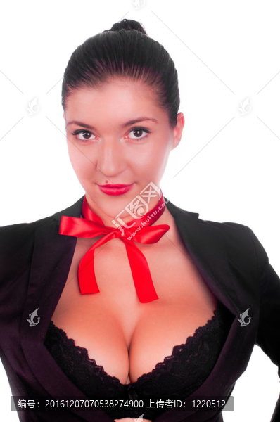 一個美麗的女孩與一個大乳房孤立在白色