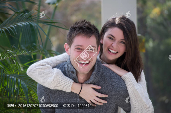 年輕漂亮的白人夫婦