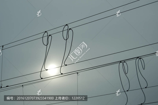 空中接觸的冬季太陽(yáng)