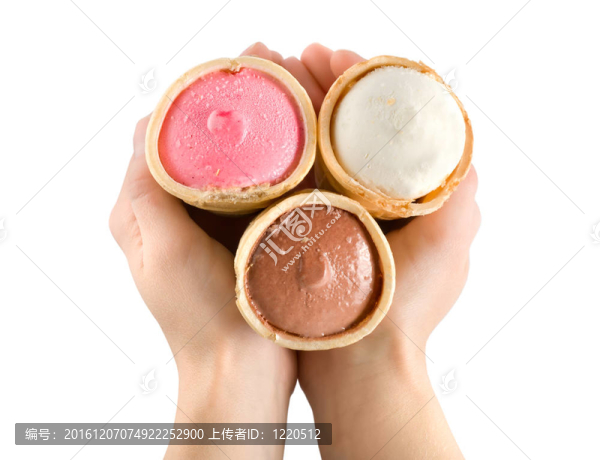 手中的冰淇淋