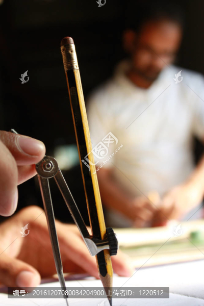 在實(shí)驗(yàn)室學(xué)習(xí)