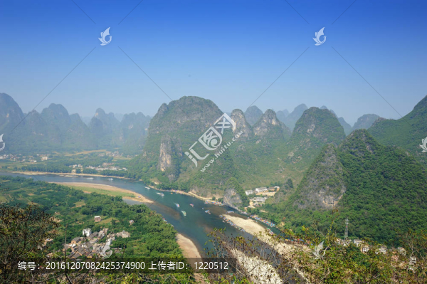 在陽(yáng)朔桂林美麗的喀斯特景觀；中國(guó)