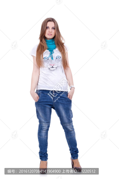 美麗金發(fā)女子冒充