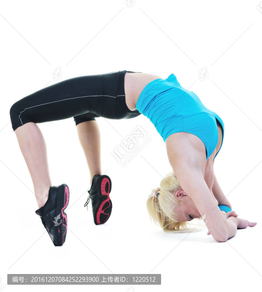 健身和鍛煉與金發(fā)女人