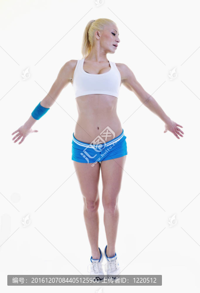 健身和鍛煉與金發(fā)女人