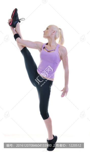 健身和鍛煉與金發(fā)女人