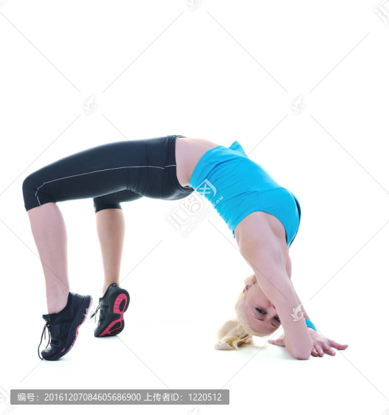 健身和鍛煉與金發(fā)女人