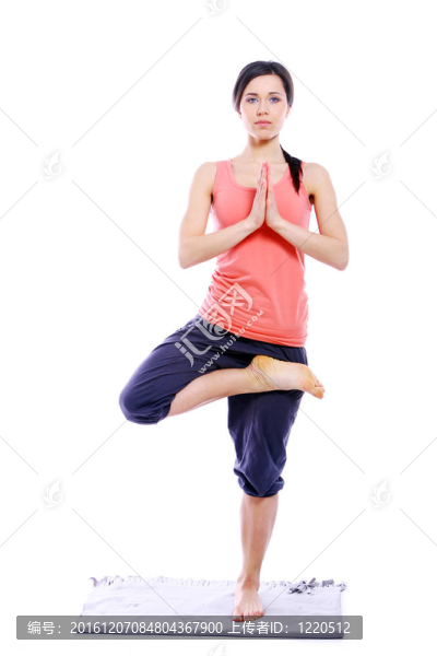 年輕漂亮的女孩做瑜伽練習(xí)