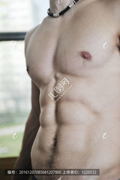 男子運(yùn)動(dòng)攀登