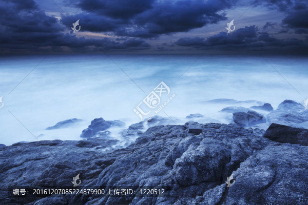 陌生的海。長(zhǎng)曝光鏡頭。