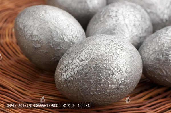 銀的復活節(jié)彩蛋