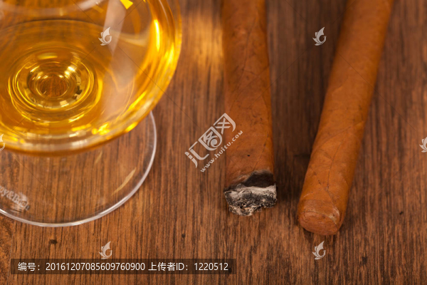 威士忌和雪茄
