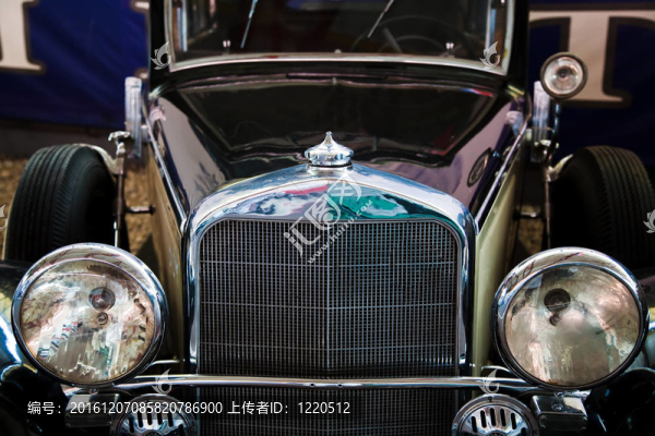 黑色復(fù)古汽車特寫
