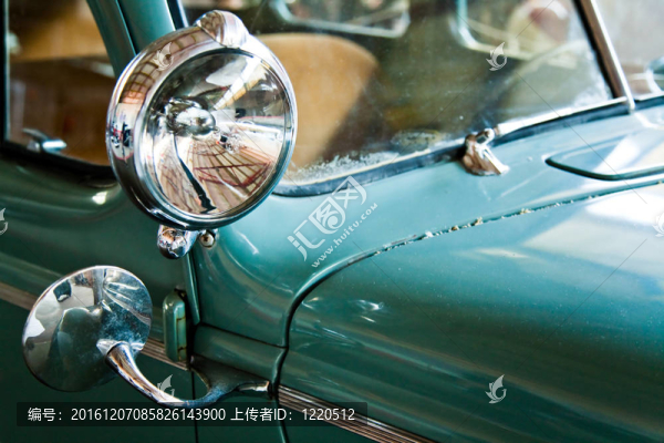 綠色復(fù)古車特寫