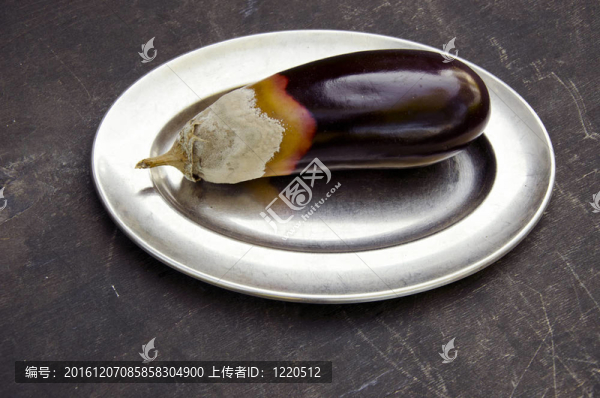 茄子腐蝕的金屬板
